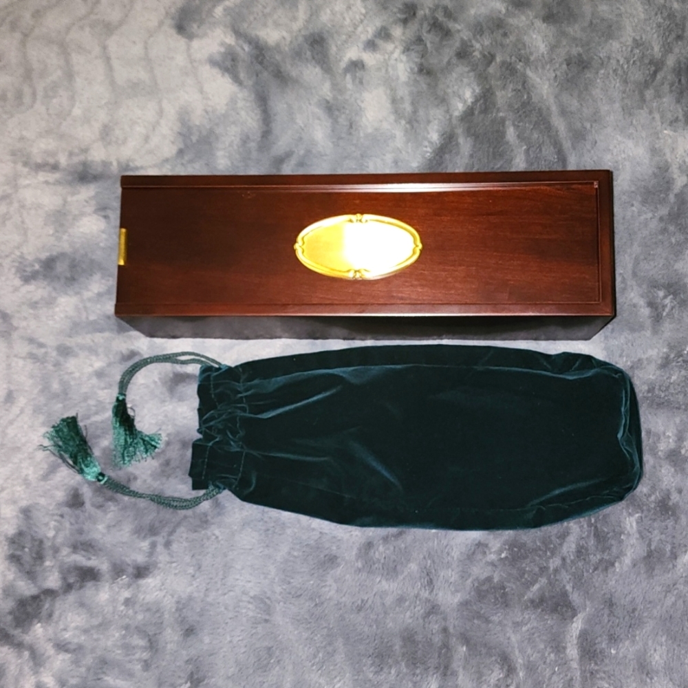 1998 Bombay Co. Mahogany Wood Wine Gift Box w/Engraveable Brass Plate